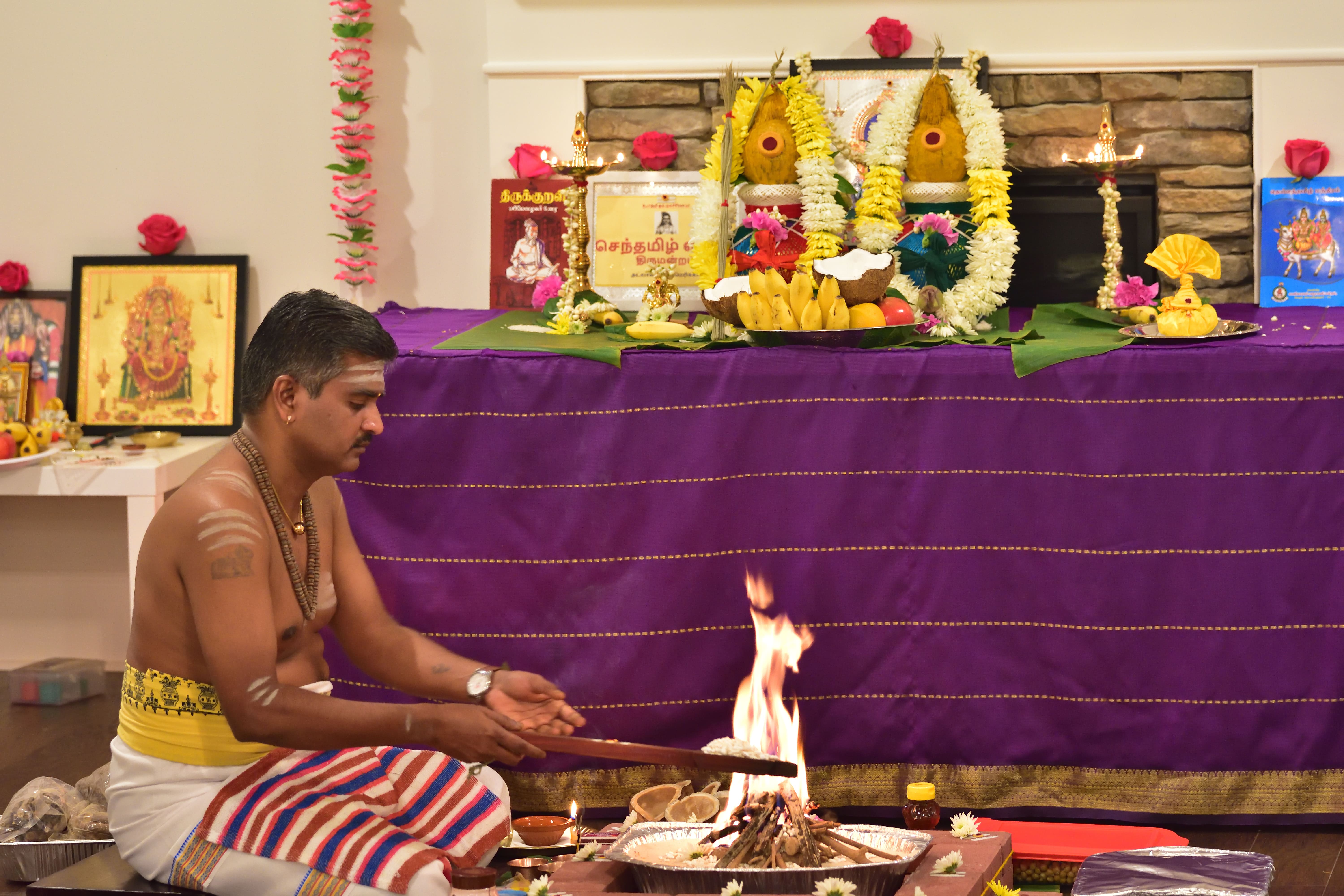 https://www.svtm.org/images/Photos/Lamppooja/lamp_poojai10-min.jpg