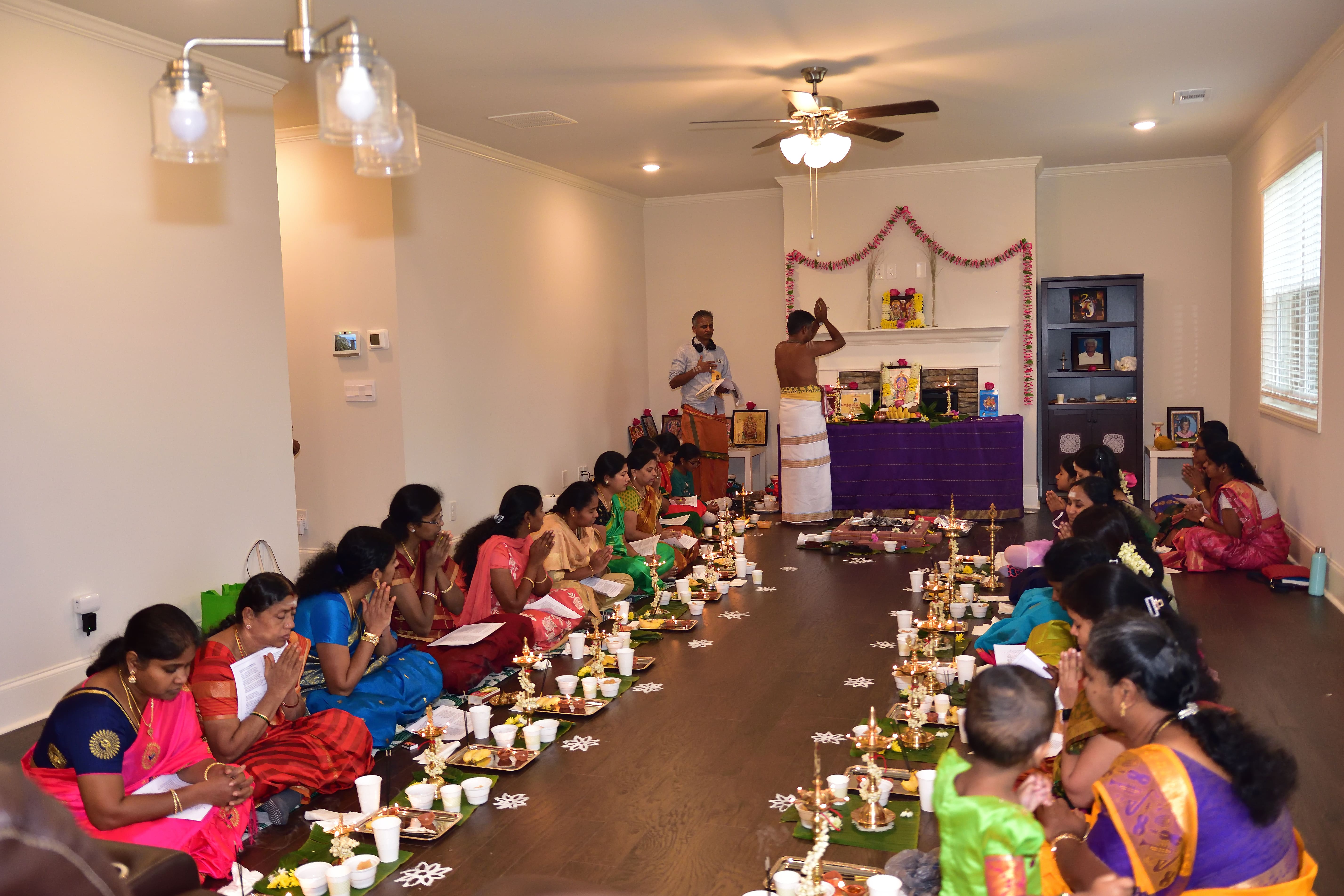 https://www.svtm.org/images/Photos/Lamppooja/lamp_poojai7-min.jpg