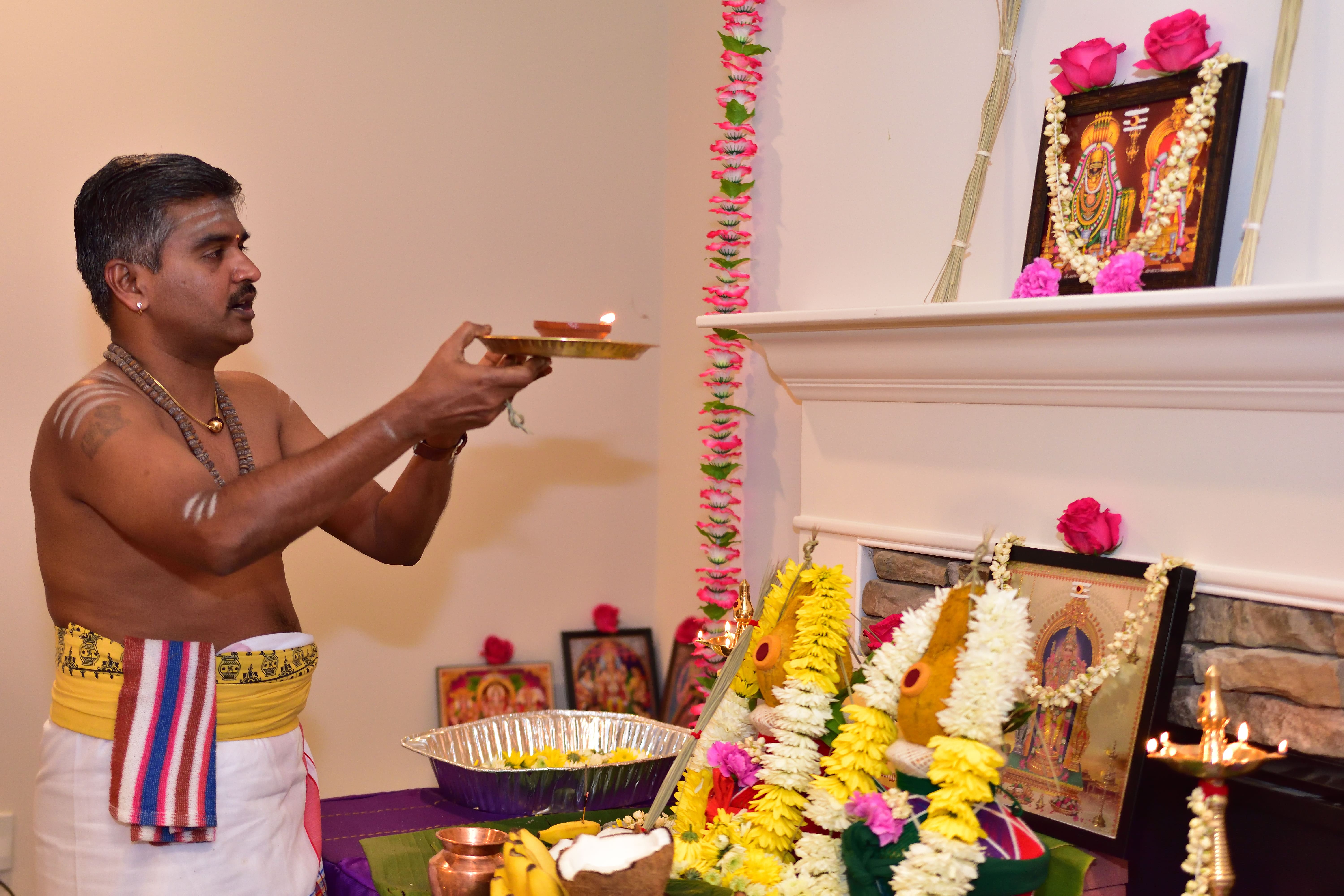 https://www.svtm.org/images/Photos/Lamppooja/lamp_poojai9-min.jpg